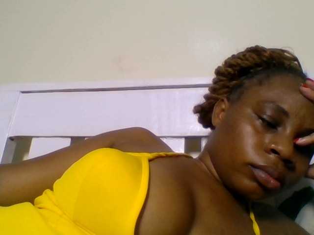 Ebonitah live cam on BongaCams