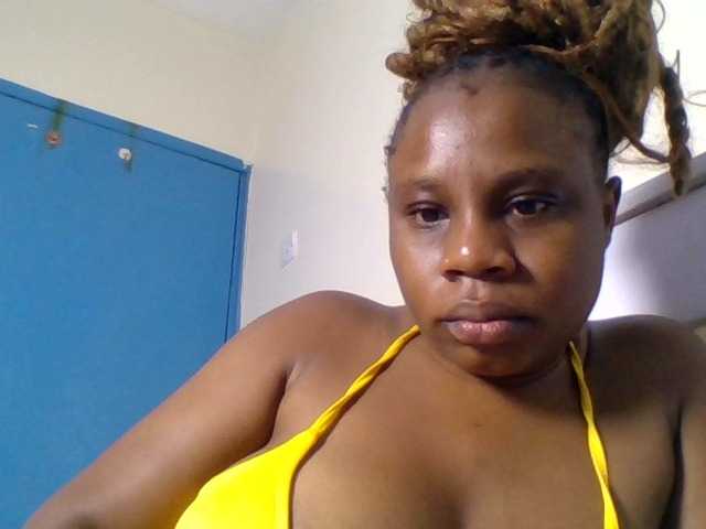 Ebonitah live cam on BongaCams