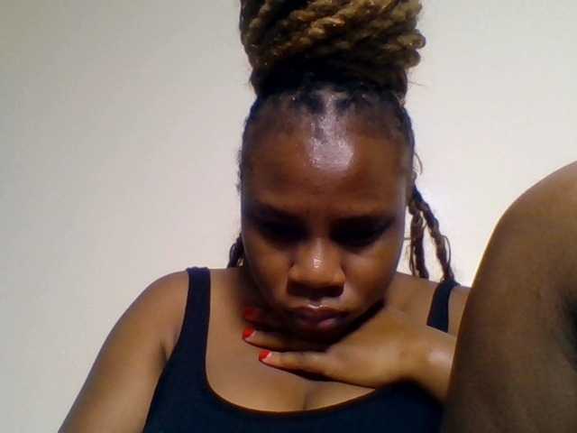 Ebonitah live cam on BongaCams