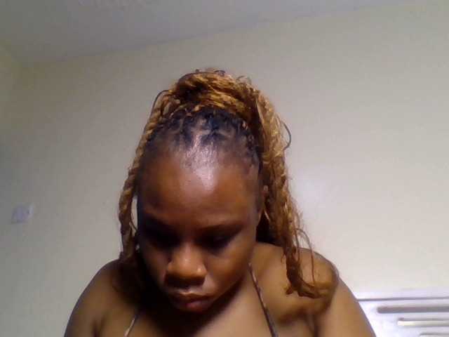 Ebonitah live cam on BongaCams