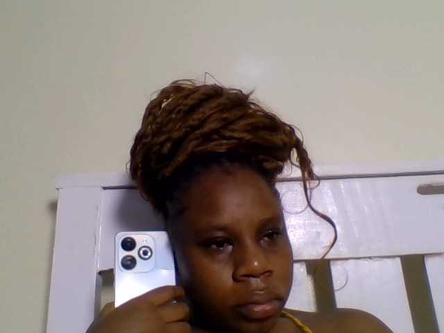 Ebonitah live cam on BongaCams