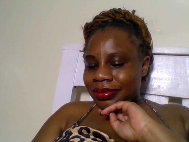 Ebonitah live cam on BongaCams