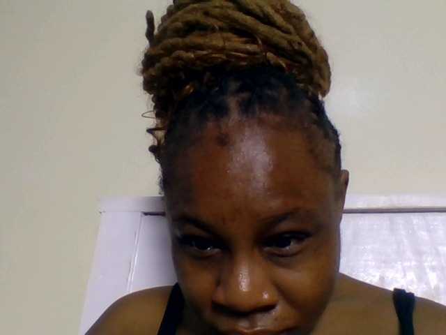 Ebonitah live cam on BongaCams