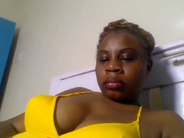 Ebonitah live cam on BongaCams