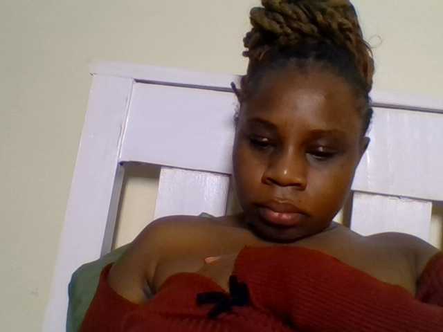 Ebonitah live cam on BongaCams