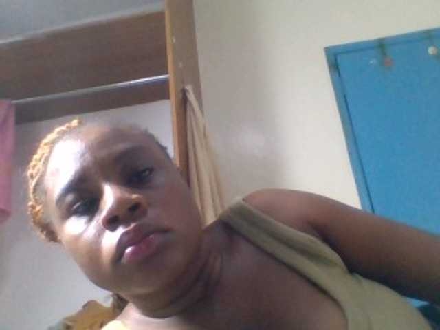 Ebonitah live cam on BongaCams