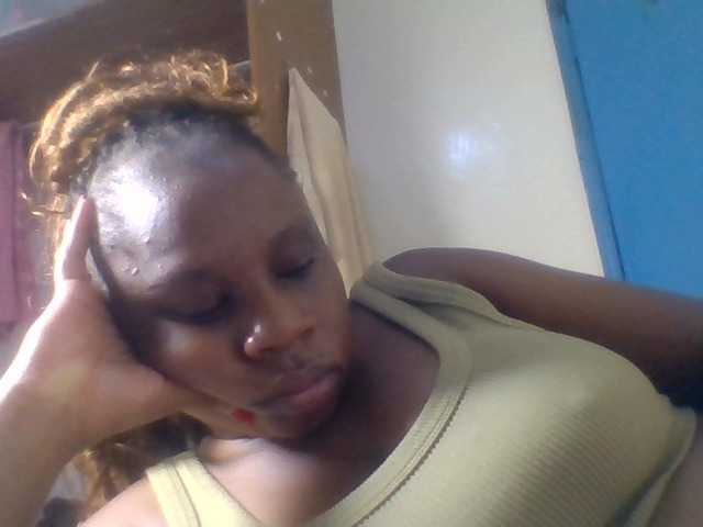 Ebonitah live cam on BongaCams