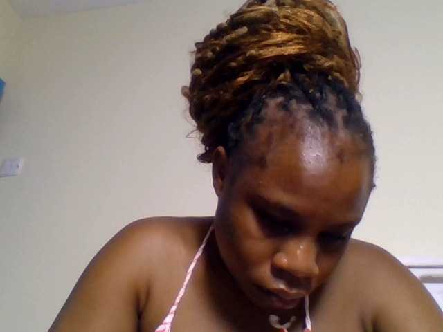 Ebonitah live cam on BongaCams