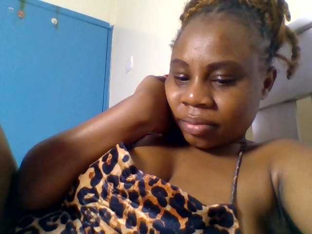 Ebonitah live cam on BongaCams