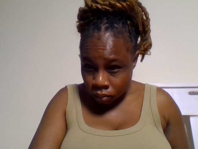 Ebonitah live cam on BongaCams