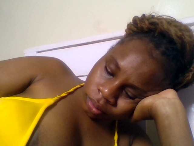 Ebonitah live cam on BongaCams