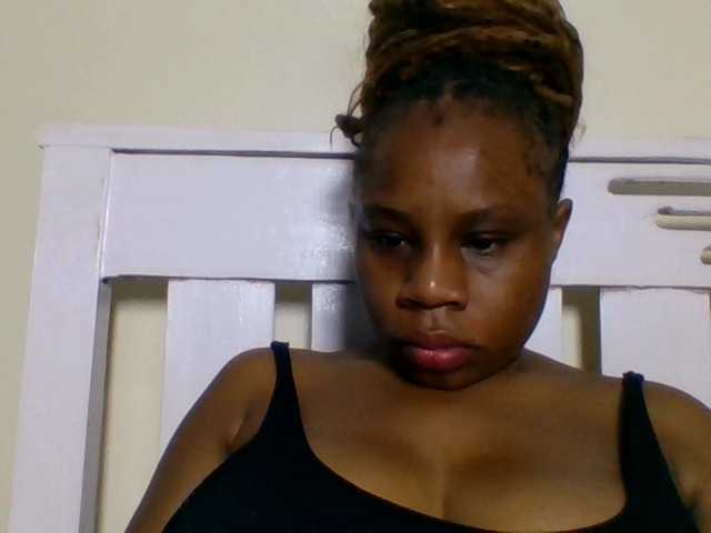 Ebonitah live cam on BongaCams