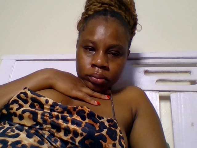 Ebonitah live cam on BongaCams
