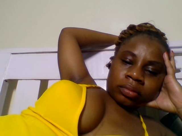 Ebonitah live cam on BongaCams