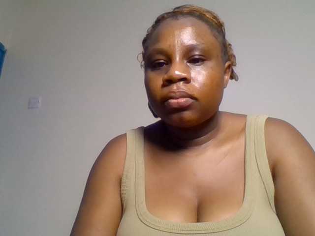 Ebonitah live cam on BongaCams