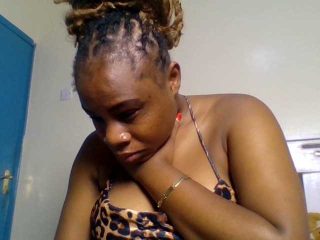 Ebonitah live cam on BongaCams