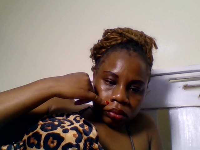 Ebonitah live cam on BongaCams