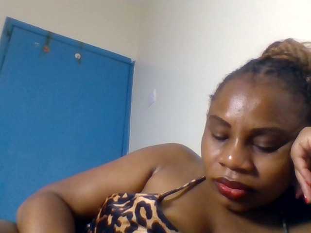 Ebonitah live cam on BongaCams