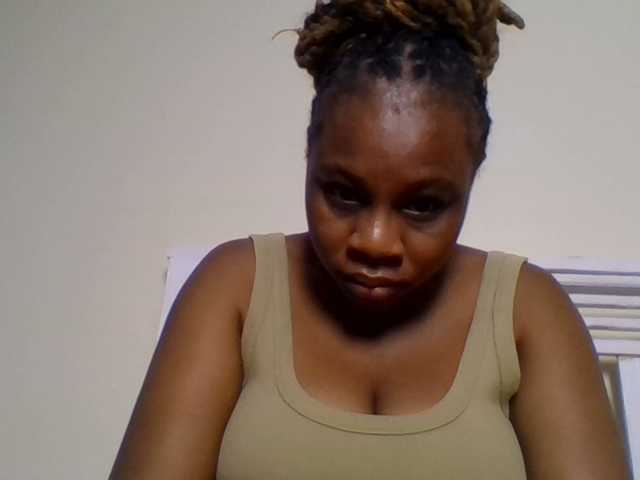 Ebonitah live cam on BongaCams