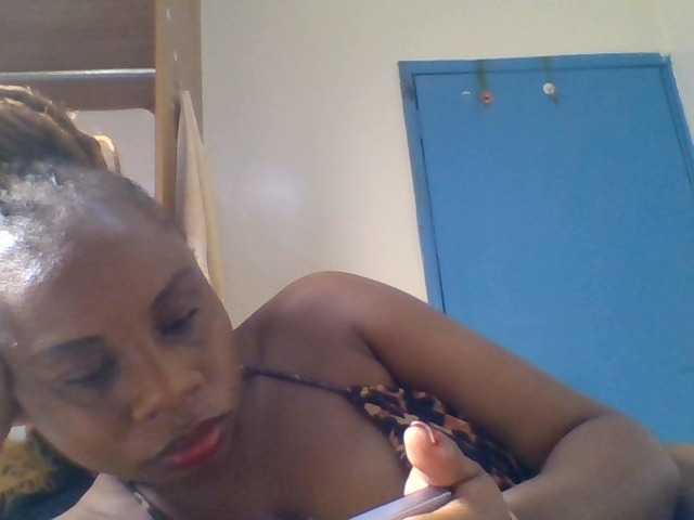Ebonitah live cam on BongaCams