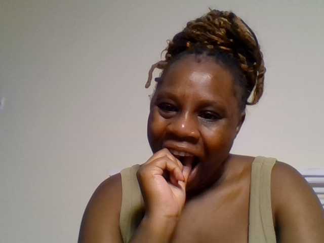 Ebonitah live cam on BongaCams