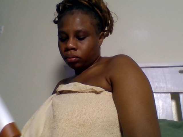 Ebonitah live cam on BongaCams
