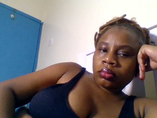 Ebonitah live cam on BongaCams