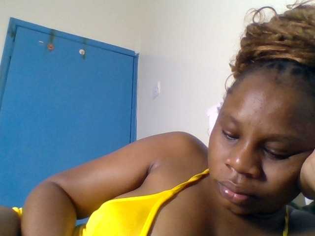 Ebonitah live cam on BongaCams