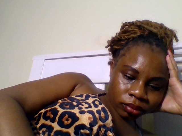 Ebonitah live cam on BongaCams