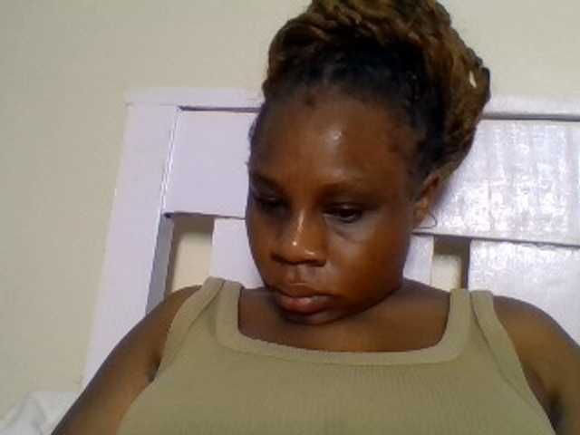 Ebonitah live cam on BongaCams