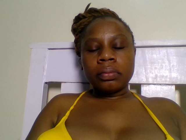 Ebonitah live cam on BongaCams