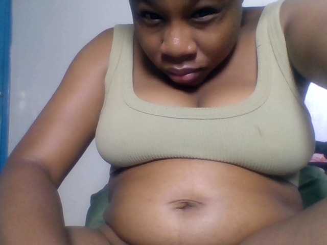 Ebonitah live cam on BongaCams