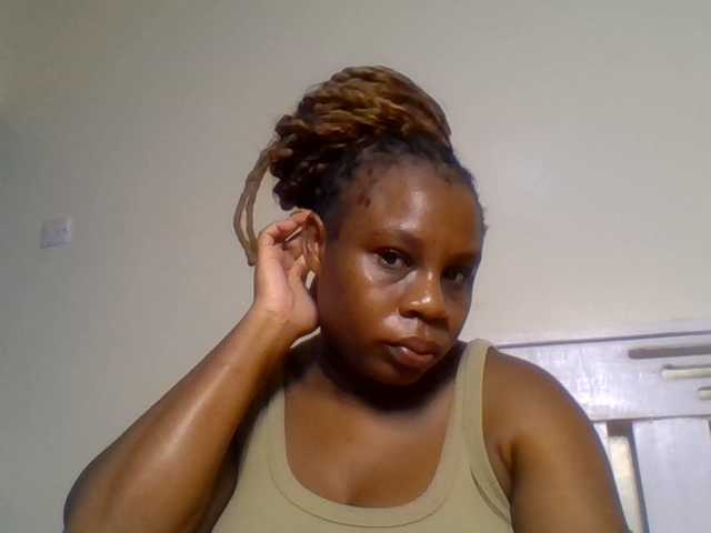 Ebonitah live cam on BongaCams