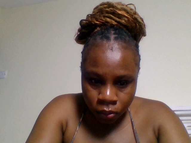 Ebonitah live cam on BongaCams