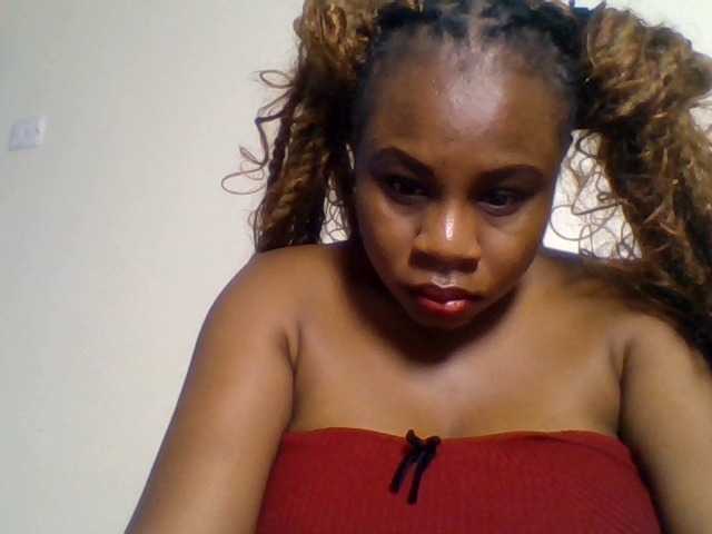 Ebonitah live cam on BongaCams