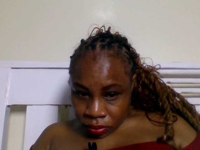 Ebonitah live cam on BongaCams