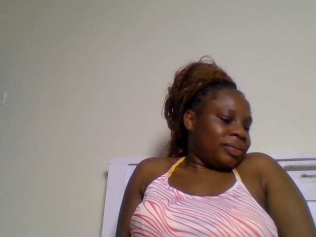 Ebonitah live cam on BongaCams