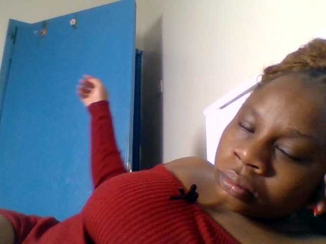 Ebonitah live cam on BongaCams