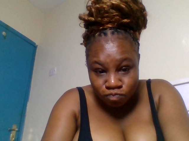 Ebonitah live cam on BongaCams
