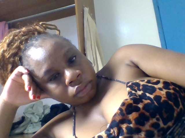 Ebonitah live cam on BongaCams