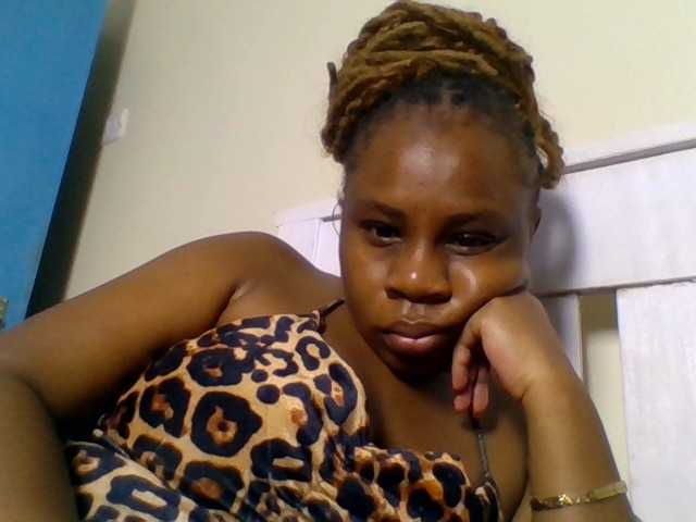 Ebonitah live cam on BongaCams