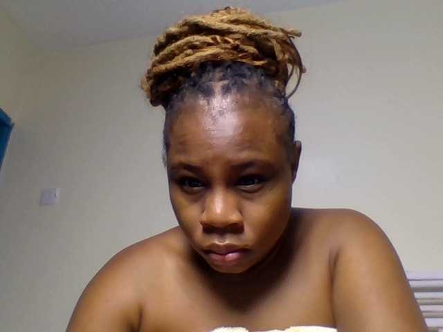Ebonitah live cam on BongaCams