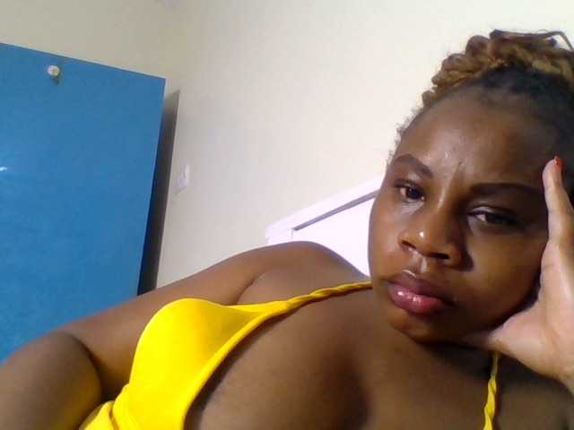 Ebonitah live cam on BongaCams