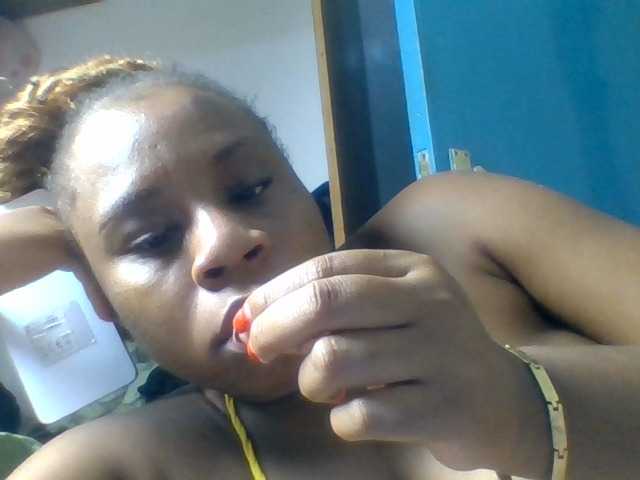Ebonitah live cam on BongaCams