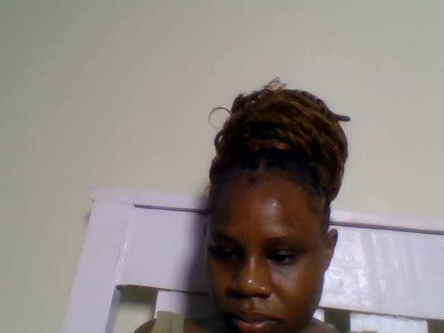 Ebonitah live cam on BongaCams