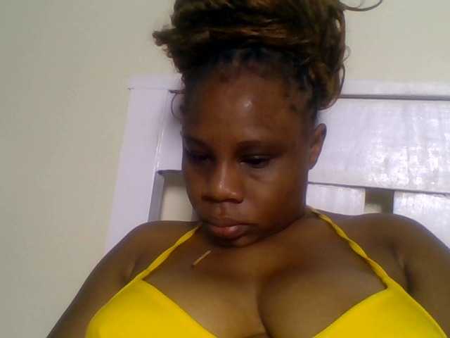 Ebonitah live cam preview