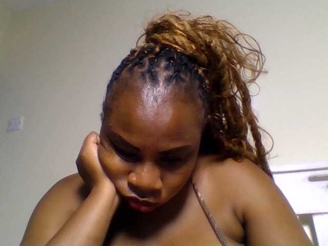Ebonitah live cam on BongaCams