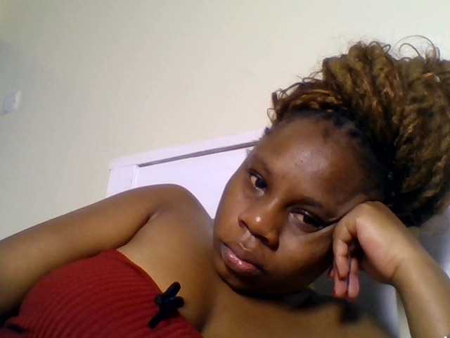 Ebonitah live cam on BongaCams