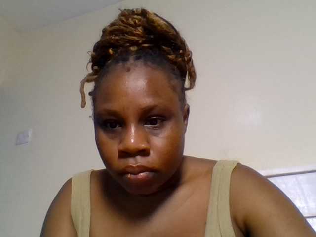 Ebonitah live cam on BongaCams