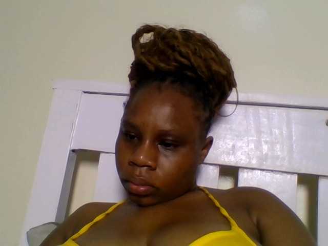 Ebonitah live cam preview